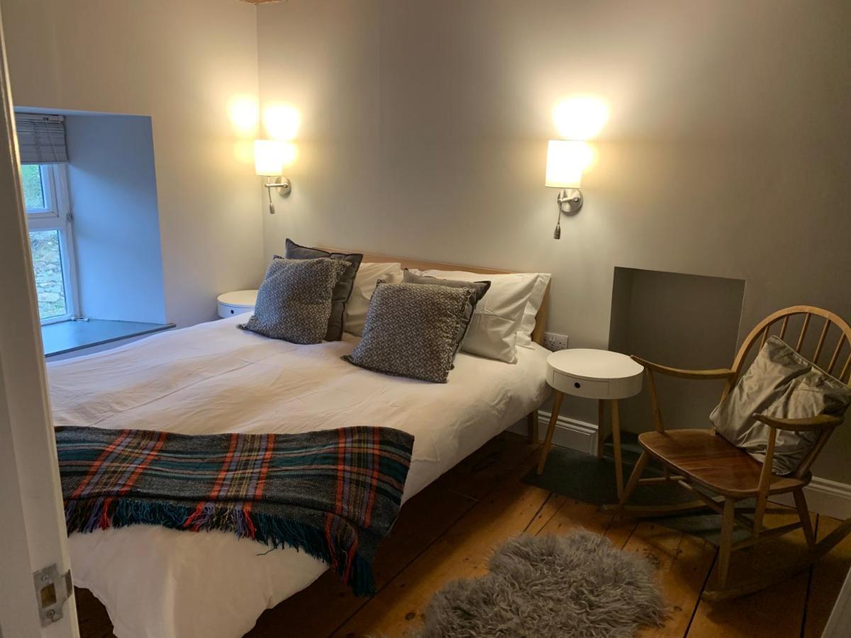 Min-Y-Fford Sleeps 6 Plus Pet ニューポート エクステリア 写真